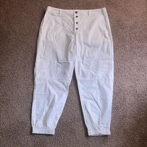 Sundance White Women's Capris